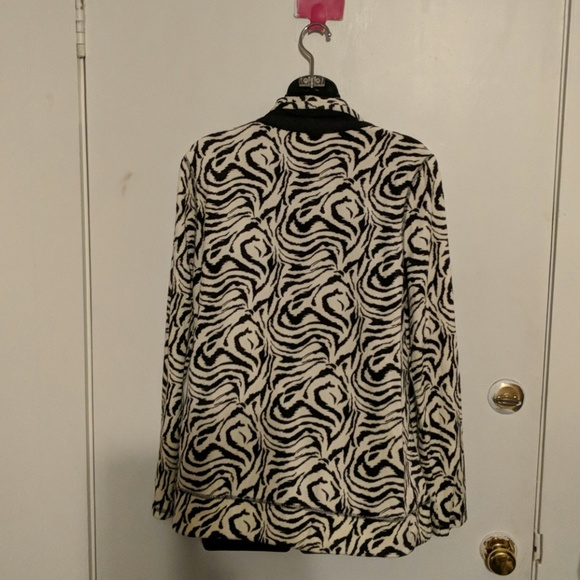 Ladies zebra print jacket - Picture 2 of 2